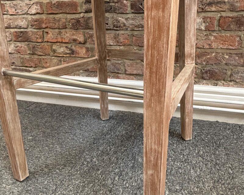 Lloyd Loom bar stool leg- Luther