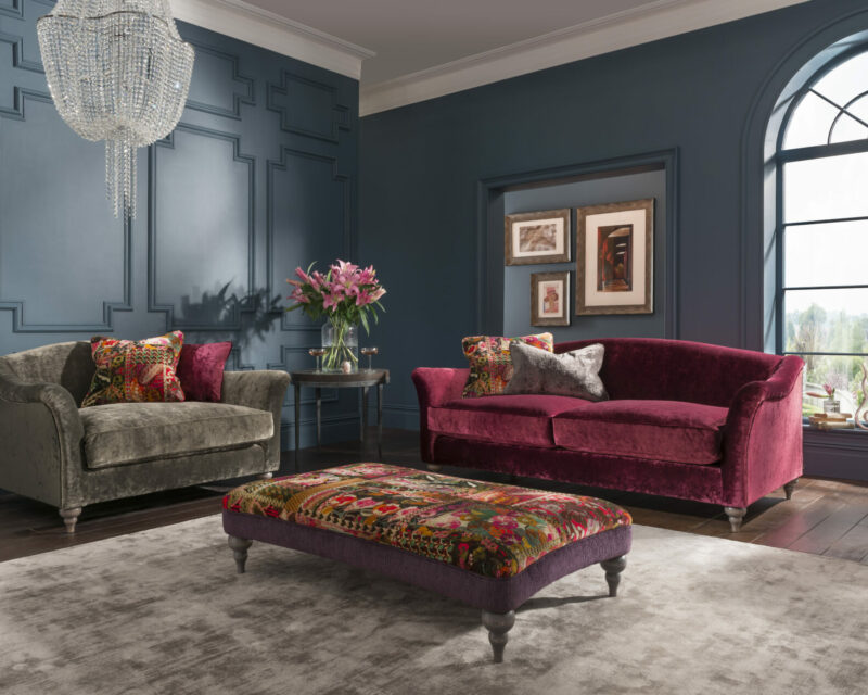 Lamour Midi Sofa in Opium Red