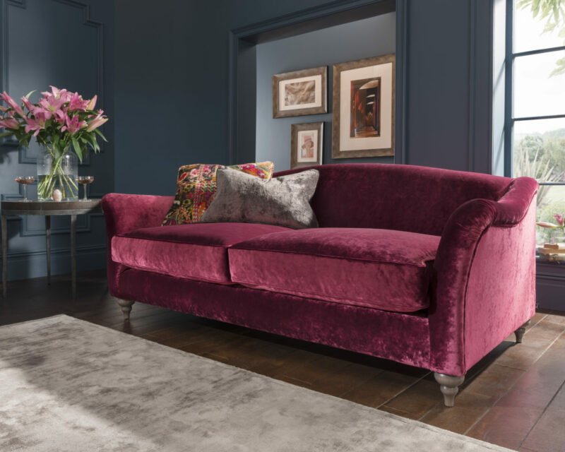 Lamour Mid Sofa in Opium Red