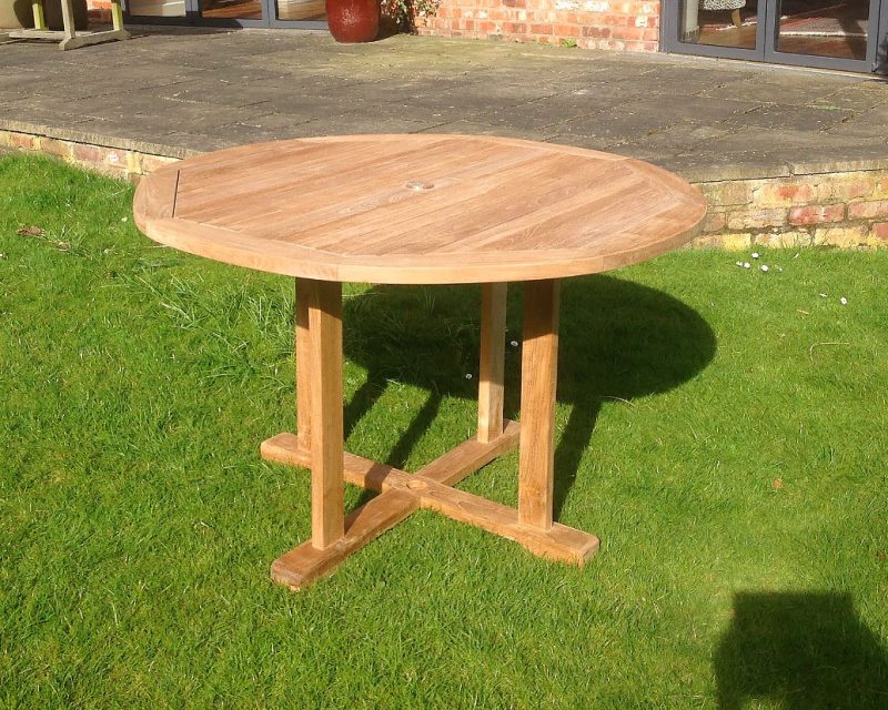 Round Teak Table